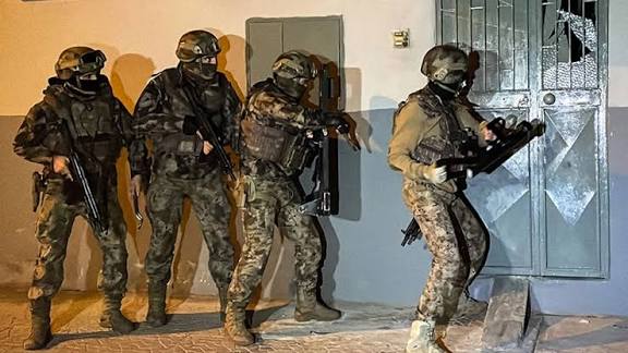 IŞİD’in para trafiğine operasyon: 8 gözaltı”